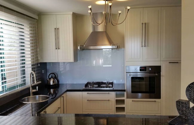 Joondalup Golf Retreat - Photo 9