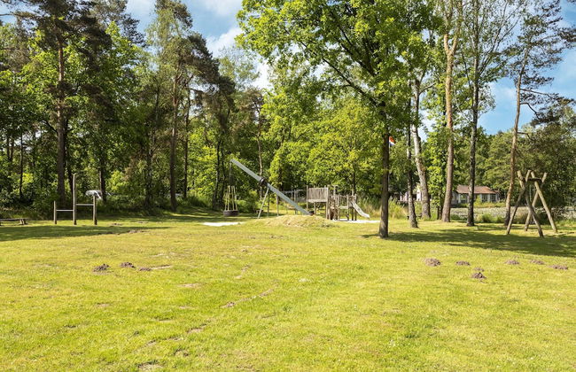 Bungalow in Limburg Near Nature Reserves - Photo 18