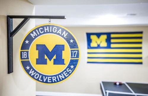 10 Mins To The Big House and Sleeps Up To 10 Guests - Foto 74