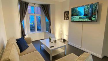 A spacious & modern 3-bed home - Foto 2