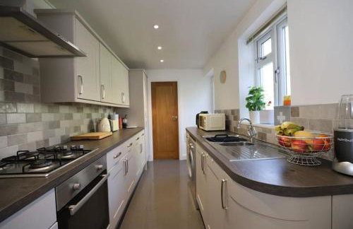Luxury House Near City Center Hospital &Superstore - Foto 2