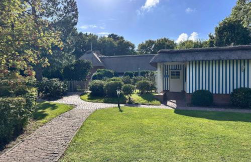 Sky & Sand Homes Sturmmöwe I Reetdach-Refugium mit Parkgarten in SPO - Photo 29