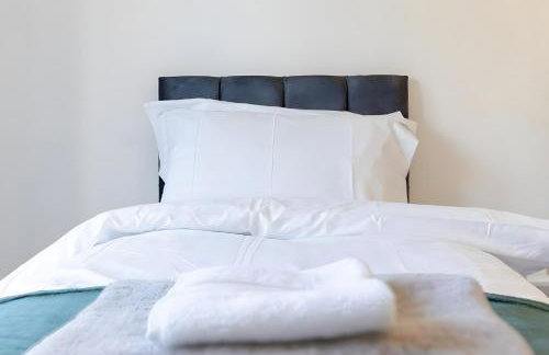 FREE parking, LARGE House for Contractors & Families, Sleeps 7, 25 mins to MANCHESTER & LIVERPOOL - Foto 8