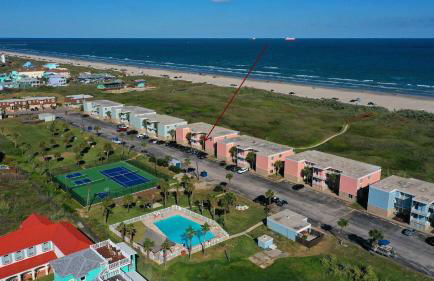 Oceanfront Condo w/ Private Balcony Pool + Tennis Bubbly Blew by Avantstay - Foto 92