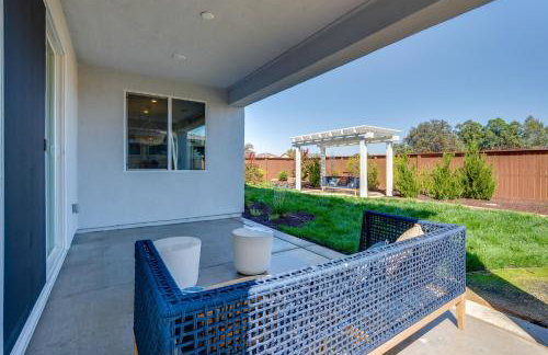 Elegant and Spacious Retreat with Yard in Woodland! - Foto 30