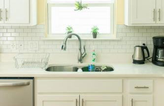 Walk Downtown, Private Parking, Short Drive to Beach & NAS - Foto 10