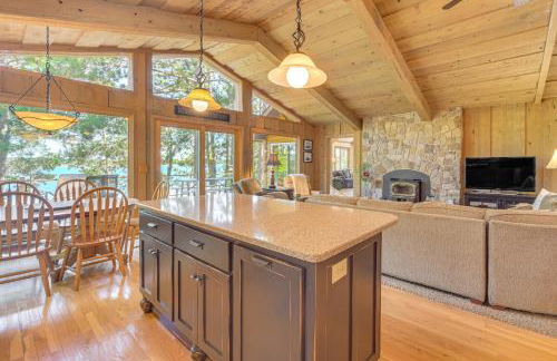 Waterfront Escape on Big Sand Lake with Private Dock - Foto 12