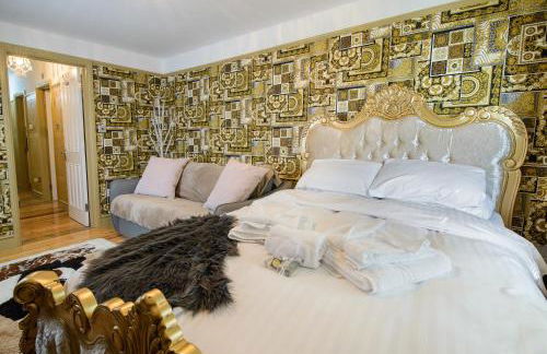 Deluxe 2 Bed Versace Bungalow Hot Tub, Sky TV, Cinema Screen Saffron Walden - Foto 29