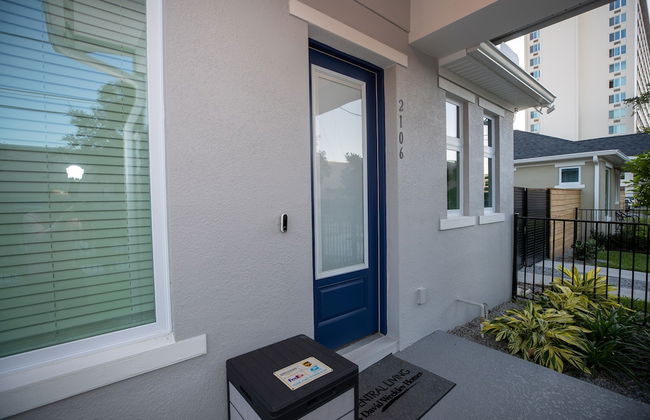 Brand New Modern Pet Friendly Zen Home W/ Private Home Theater & Hot Tub! 2 Bedroom Home by RedAwning - Photo 56