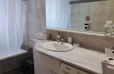 A&J Apartments or Rooms athens airport - Foto 14