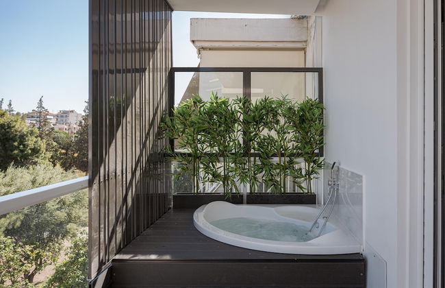 Athenian Riviera Seaside Suite - Photo 17