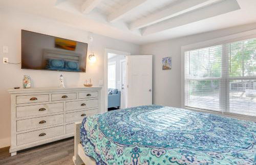 Modern Oak Island Escape 1 Mile to Long Beach! - Foto 17