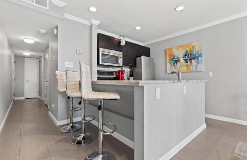 227-WIFI, New Paint, AMAZING Views, Close to BUCS stadium - Foto 18