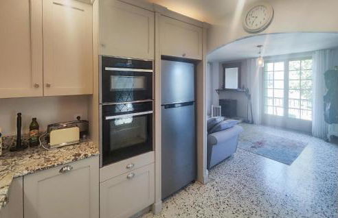 Awesome Home In Thézan Les Béziers - Foto 15