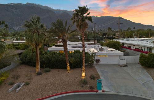 The Ricardo! Mid-Century Villa with Saltwater Pool - Foto 13