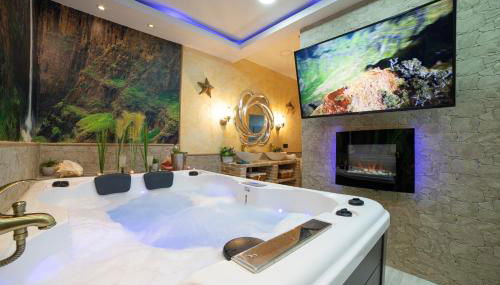 APARTAMENTO ESTRELLA SAUNA SPa JACUZZI - Photo 2