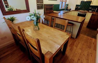 Detached House with Gated Parking in Whalley Range, Near Manchester City Centre - Foto 15