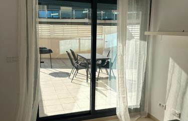 Ground floor apartment on the seafront with pool - Foto 11