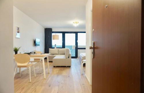 NEU modernes Apartment in Top Lage, free Parking max 1,65m Höhe und 1,8m Breite - Foto 7
