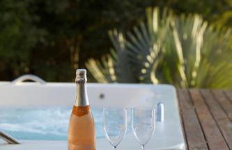 Refúgio na Lapinha com dois chalés, ideais para casal, família ou pequeno grupo de amigos, com acesso privativo à lagoa, caiaques e quadra de beach tennis - Foto 43