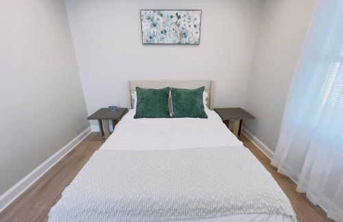 3BR Beach House | Fire Pit & Bar | Steps to Beach - Foto 20