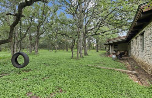 Hill Country Getaway Near San Marcos River home - Photo 7