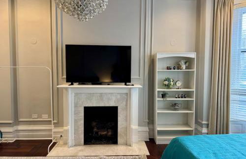 Spectacular Gilded Age 6 Bedroom Gold Coast Mansion with Deck - Foto 26