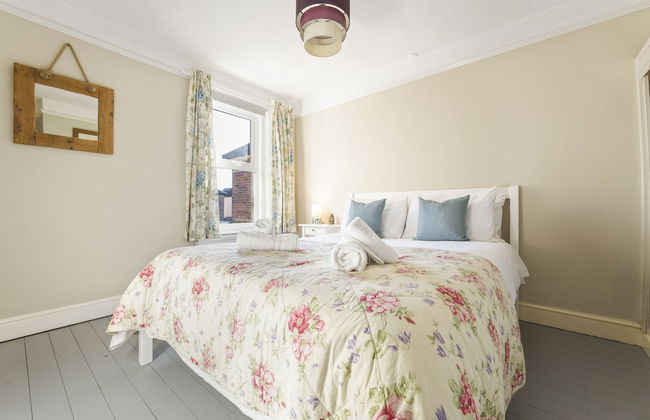 Family Friendly 3BR House w garden BBQ - Foto 12