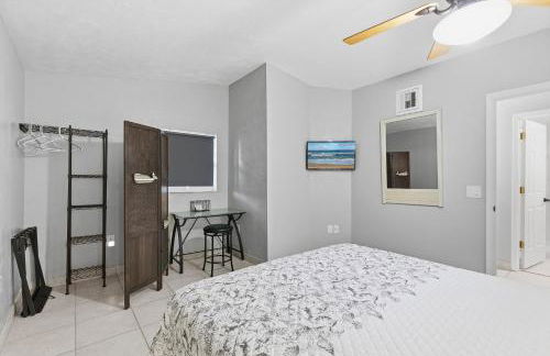 Sun and Fun- Dolphin Diversion - Photo 26