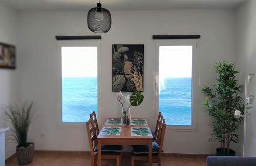 Piso magico junto al mar con gran terraza - Foto 1