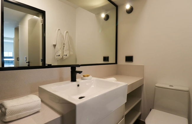 w Captivating 1BR in San Isidro - Photo 17