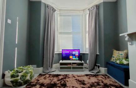 Comfortable Home Away From Home - Photo 11