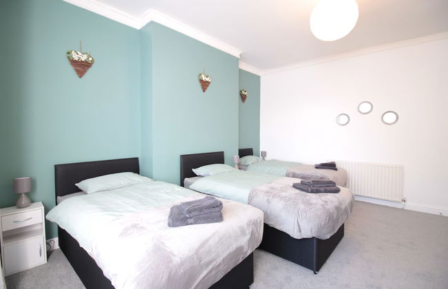 Lovely 2-bed Downstairs Apartment - Photo 3