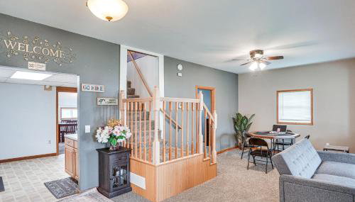 Serene Devils Lake House with Deck and Fire Pit! - Foto 5