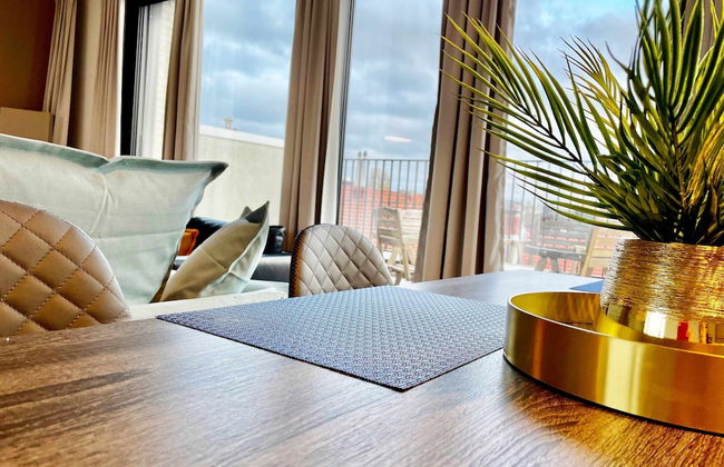 Modern 2BR Penthouse Near Diamond District by Oneluxstay - Foto 32