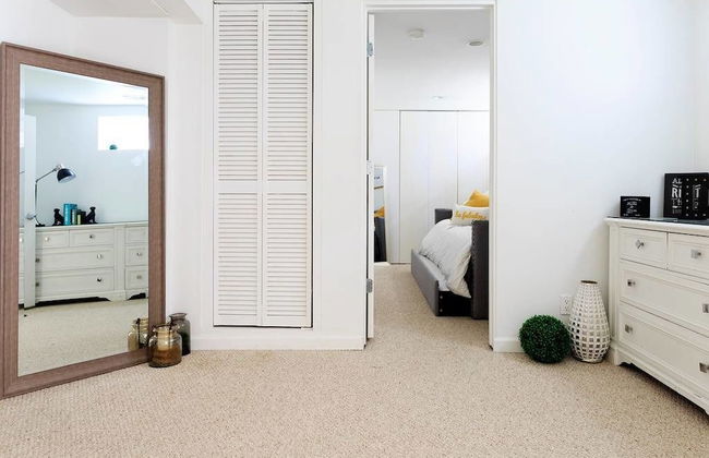 Argyle Basement Elegant 1 BR and Sofabed - Photo 4