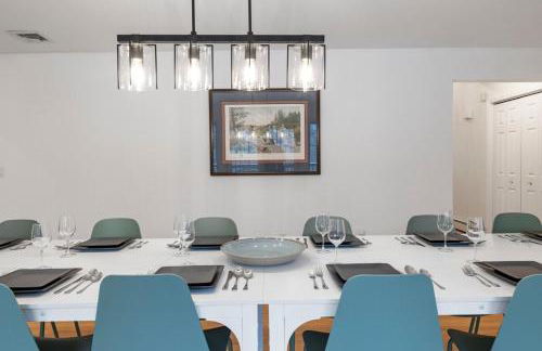 Secluded 9BR Getaway, Pool, Hot Tub & Huge Deck - Foto 34