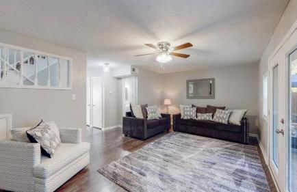 stylish townhome, sleeps 8, pet friendly - Foto 12