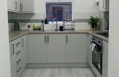 Modern 3-BR Home on Edge of City Center With Free Parking - Foto 21