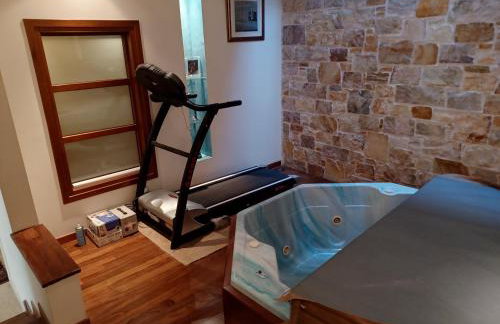 Apartment with a garden, BBQ, swimming pool and jacuzzi - Foto 24