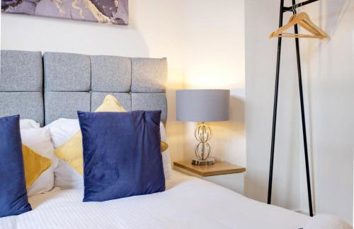 Eastons 2 Bedroom Apartment with Sofa Bed - Photo 13