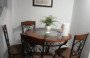 1BR Apartment - Unit B - With Parking and 10min Walk to NYC Train Station - Foto 3