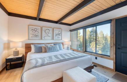 Lake View, Firepit, Game Room Remodeled Lake Tahoe Luxury Cabin by Avantstay - Foto 54