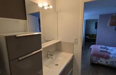 ROSE - Appartement entier tout confort et moderne Hyper centre d'ERNÉE - Foto 15