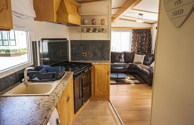 Lochlands 2BR Family Caravan - Pets - Play Park - Foto 6