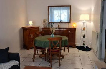 T2 55m² tout confort avec jardin. Cuisine et équipements neufs. Wifi TV parking - Photo 15