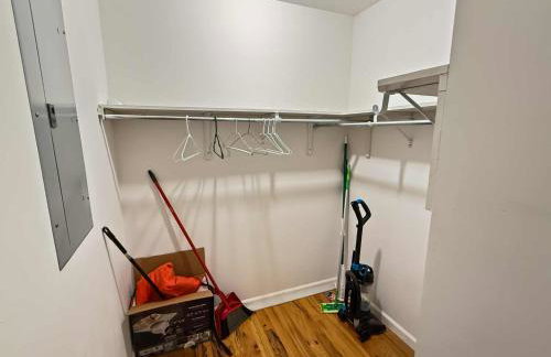 Comfy King Bed Townhouse with Outdoor Sitting Area - Foto 5