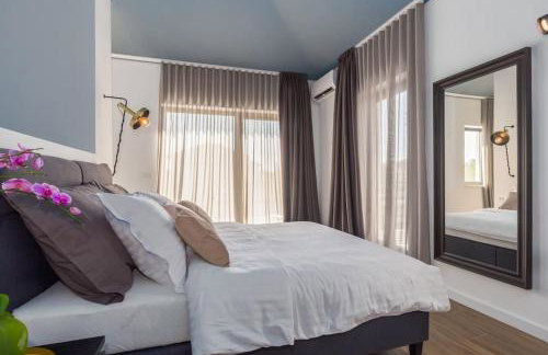 MarCante - designer, romantic pool view Suite - Foto 18