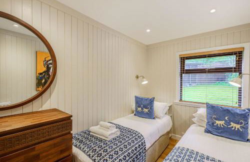 Conifer Lodge 25 with Hot Tub - Photo 15