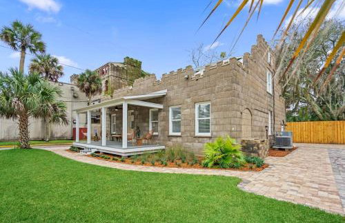 Remodeled Historic 1800s Carriage House, The Castle Garden, Colonial Modern Mansion - Foto 2